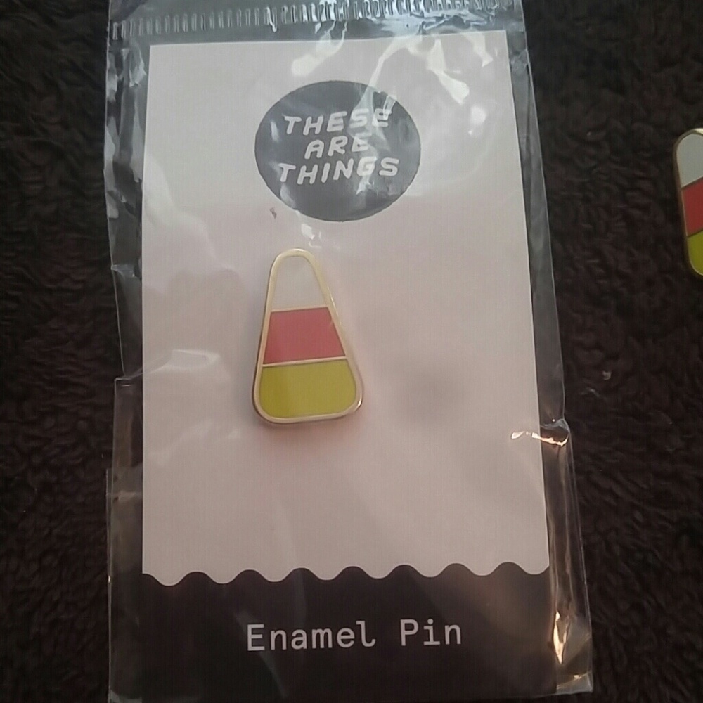 Enamel pin
